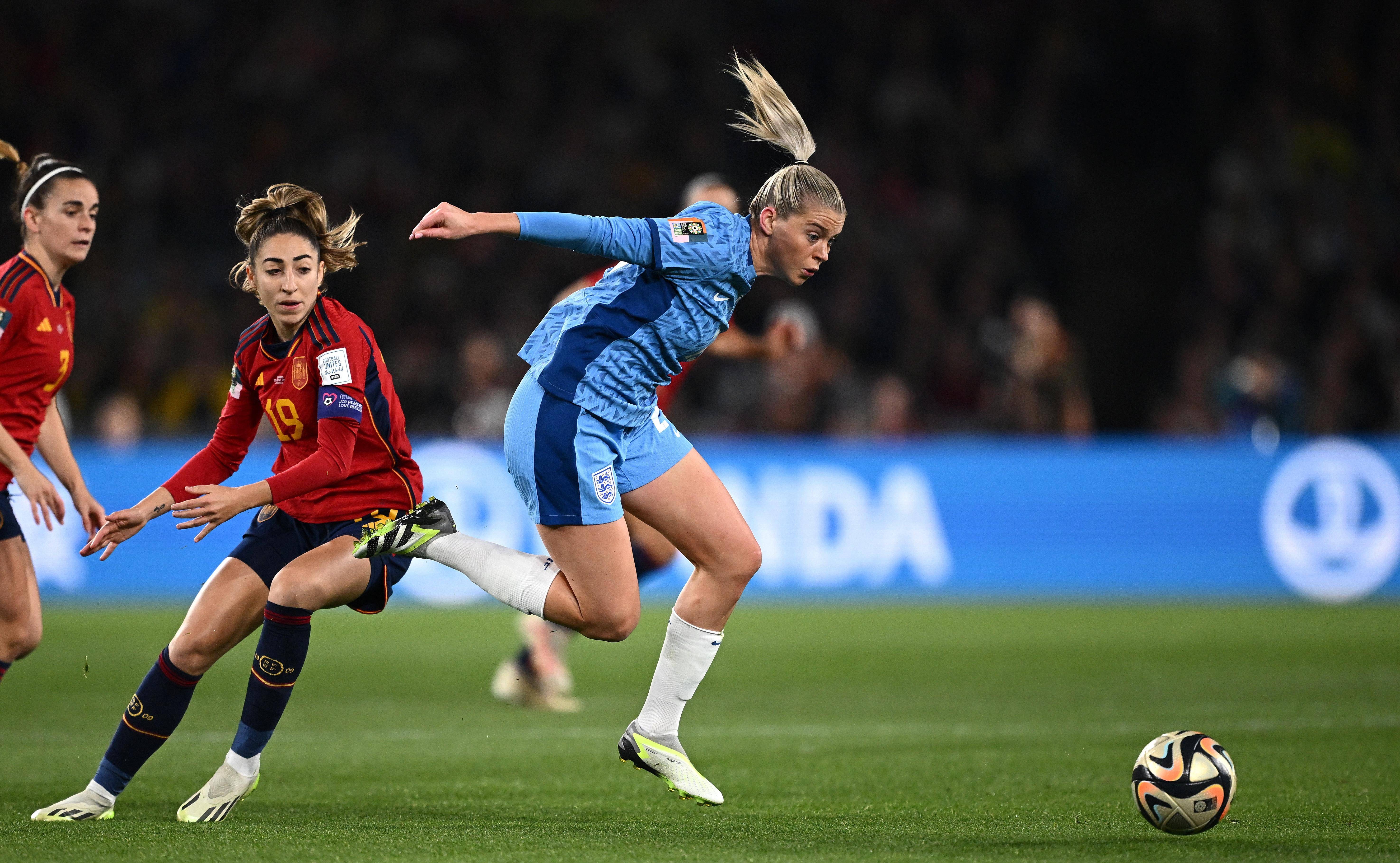 精彩的足球对决,女队表现抢眼!的简单介绍 精彩的足球对决,女队表现抢眼!的简单介绍