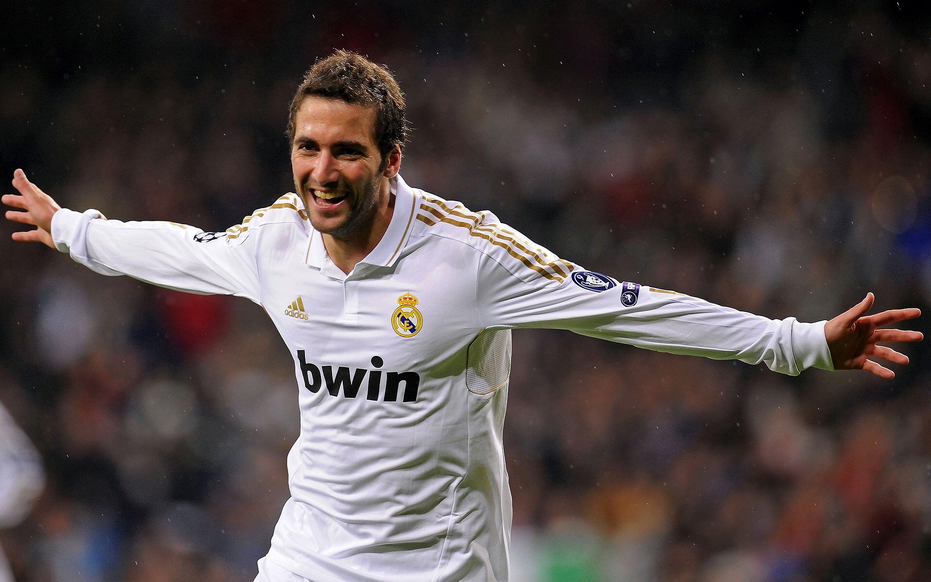 赛道与球场，杰伦·格林在F1年度争冠之夜的统治级演出