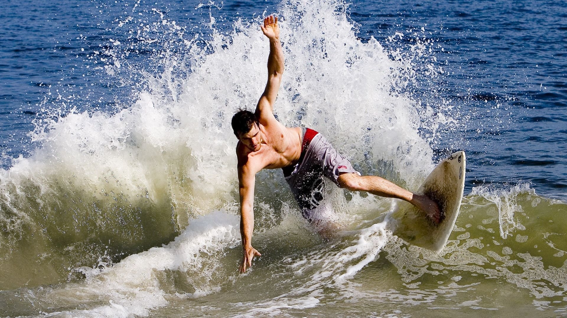 江苏队鏖战尼克斯，王哲林关键制胜